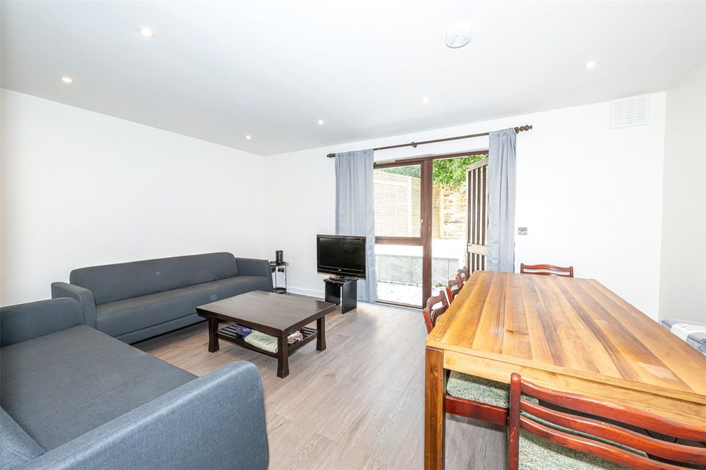 Property photo 2 of 11 Picture No. 01