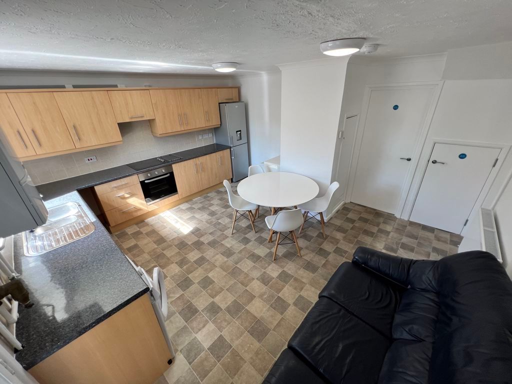 Property photo 2 of 15 Photo 11