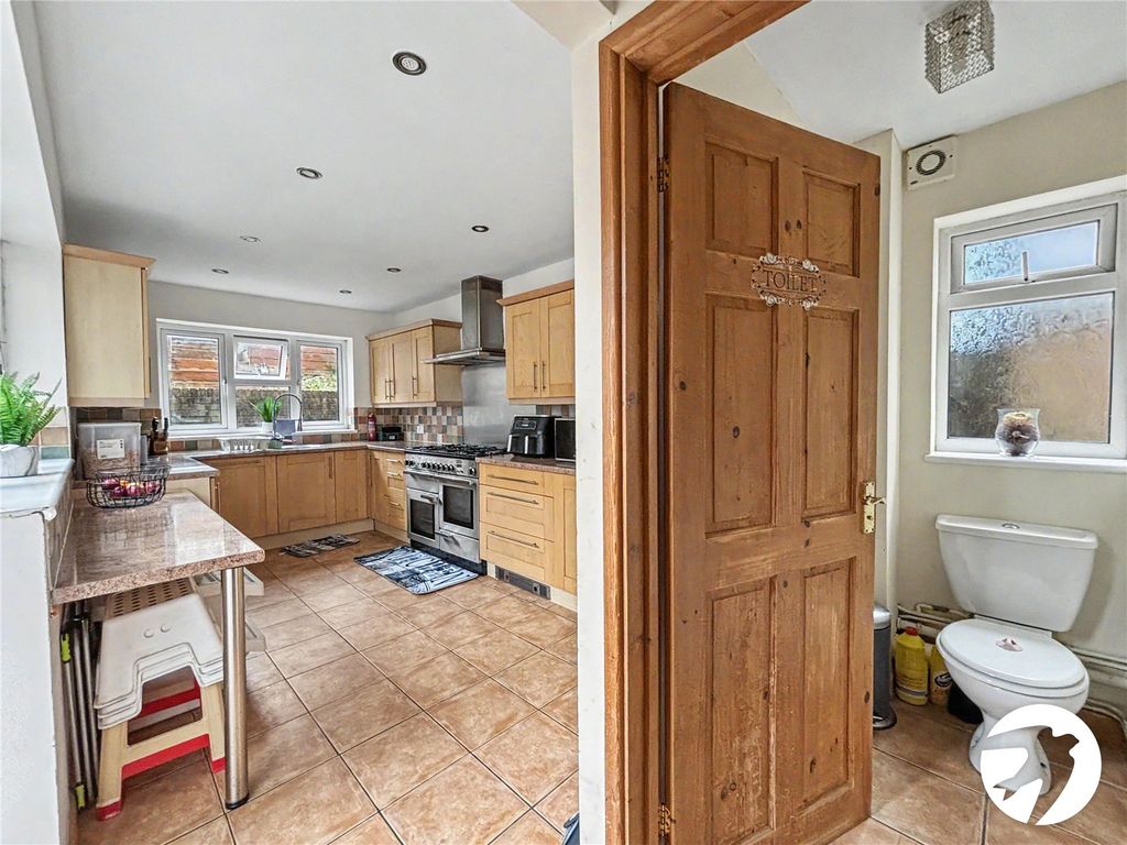 Property photo 3 of 20 Picture No. 17