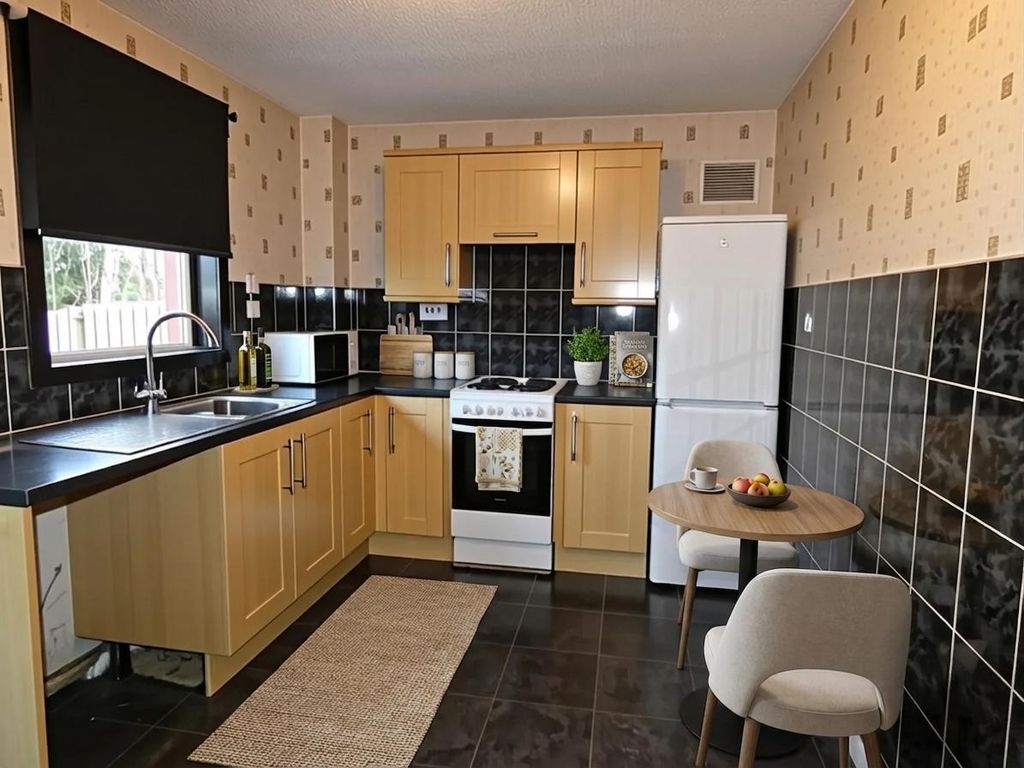 Property photo 1 of 11 Kitchen