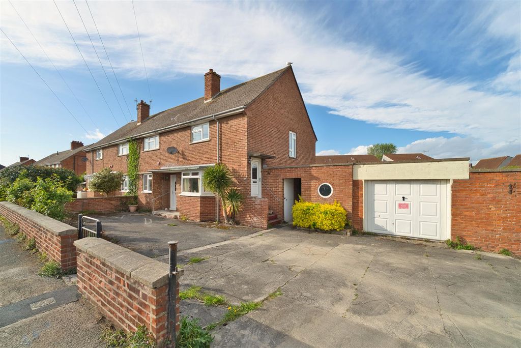 Property photo 1 of 16 Front