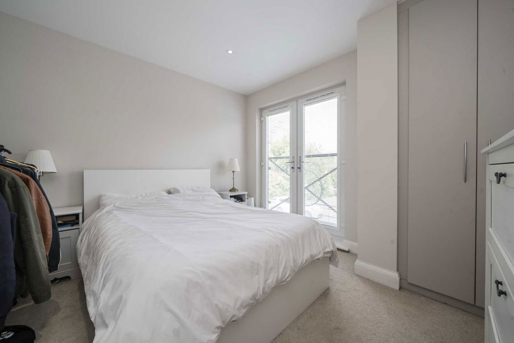 Property photo 2 of 5