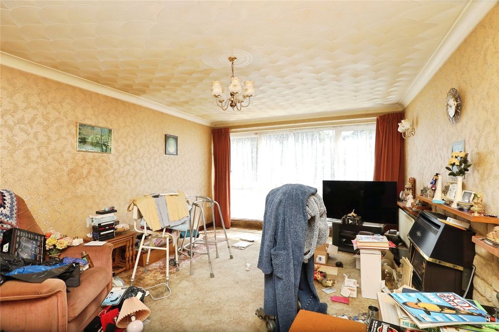 Property photo 2 of 12 Picture No. 27