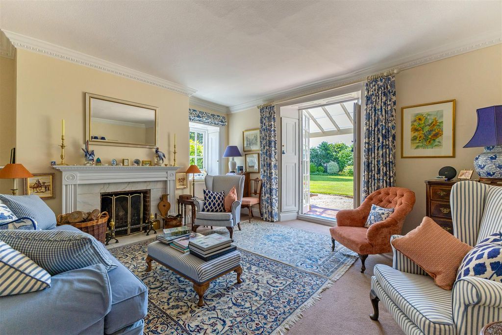 Property photo 3 of 24 Sitting Room