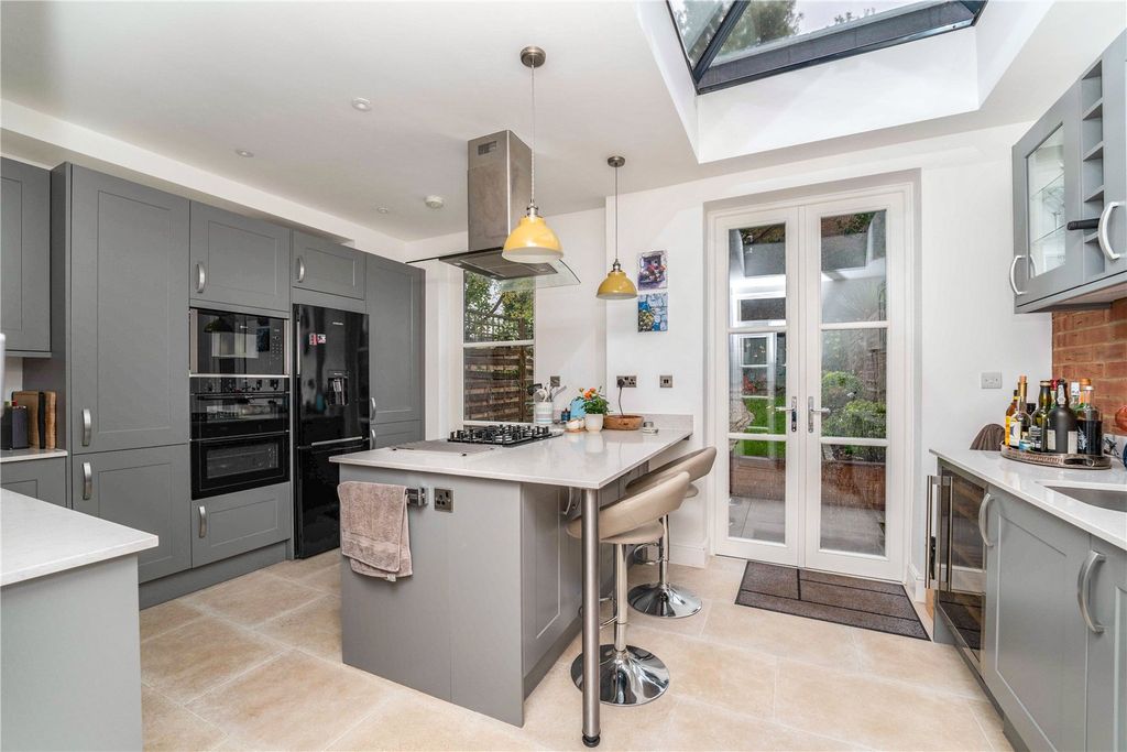 Property photo 2 of 10 2 - Fbc85420-E95E-Ed