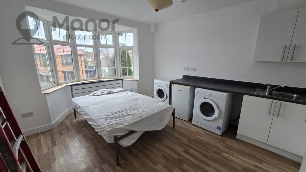 Property photo 1 of 2 Bedroom