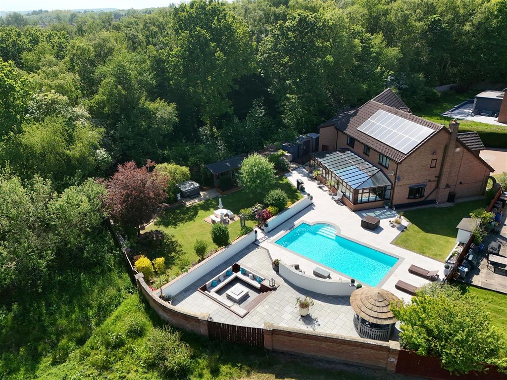 Property photo 1 of 35 Externally