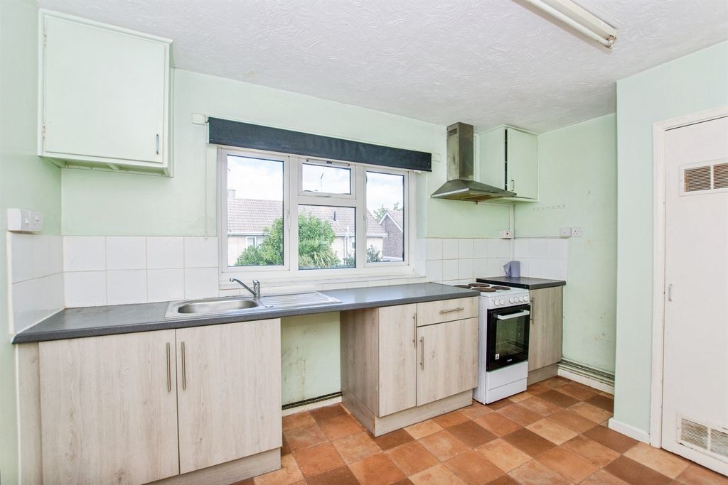 Property photo 2 of 18