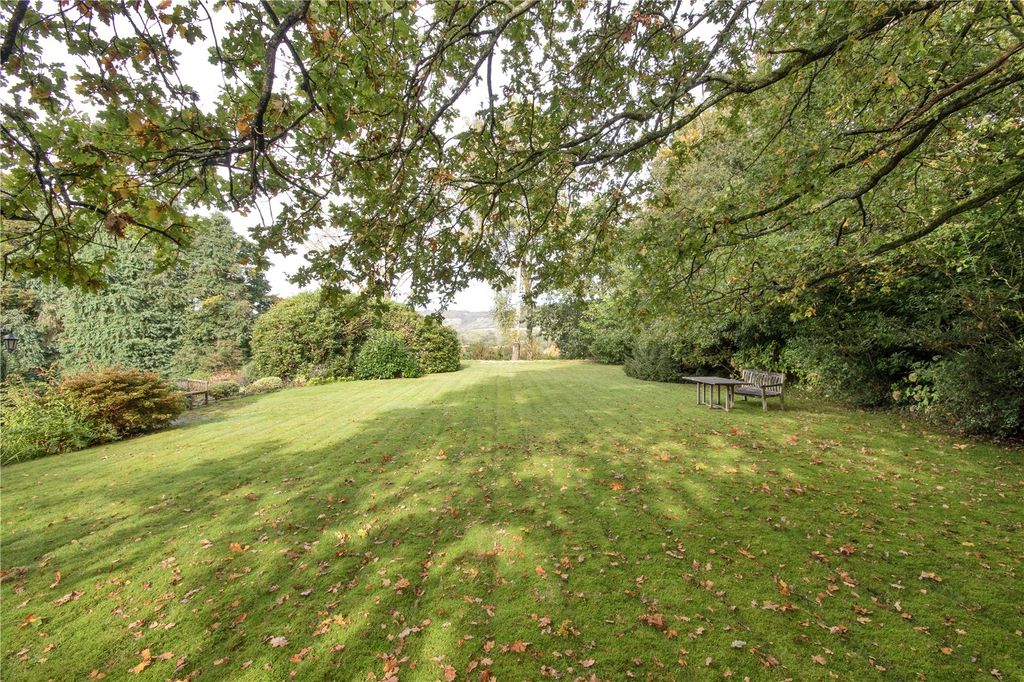 Property photo 2 of 10 Garden