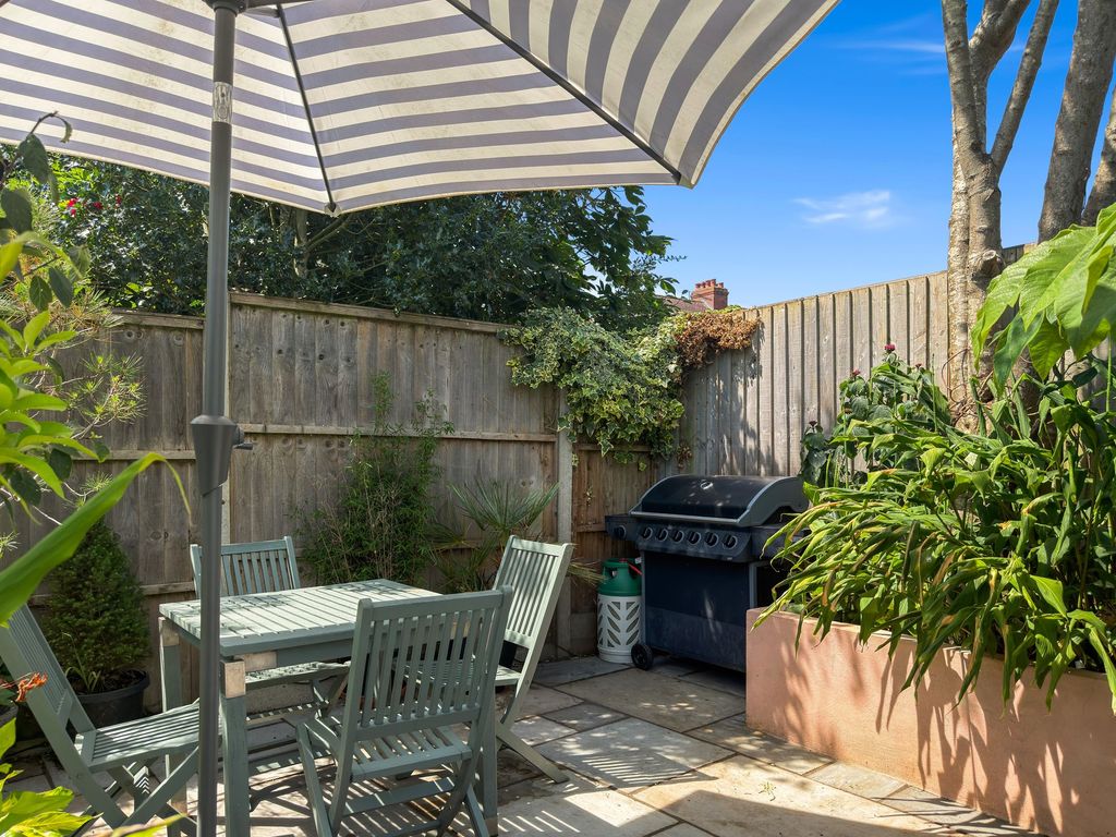 Property photo 3 of 37