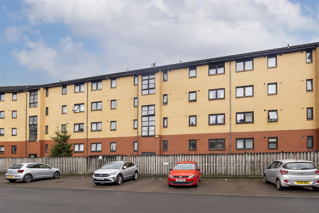 Property photo 2 of 11 02-101_Maryhill_Rd_Glasgow_002.Jpg