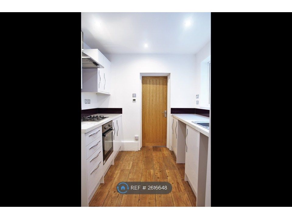Property photo 2 of 17 Kitchen