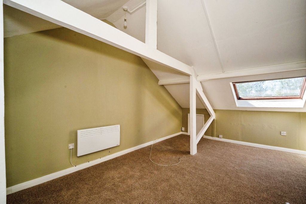 Property photo 3 of 16 Picture No. 14