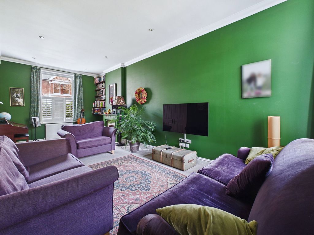 Property photo 3 of 27