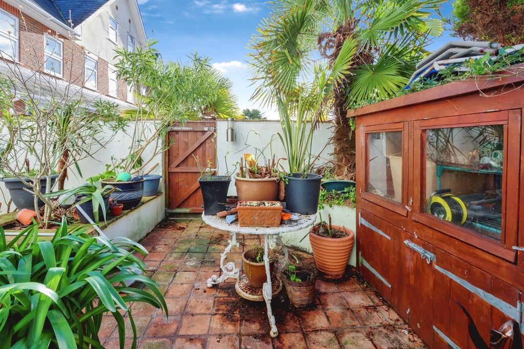 Property photo 2 of 15