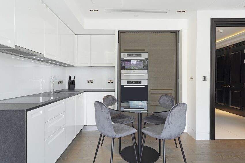 Property photo 2 of 14 Wolfe House