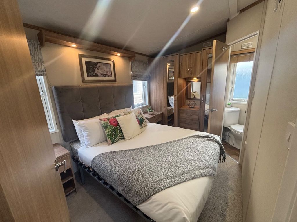 Property photo 2 of 11 Pemberton Serena 2021 Car0052846 128098304.Jpeg