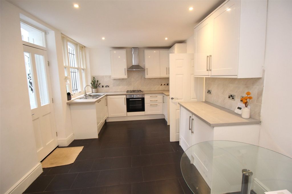 Property photo 2 of 16 Picture No. 02