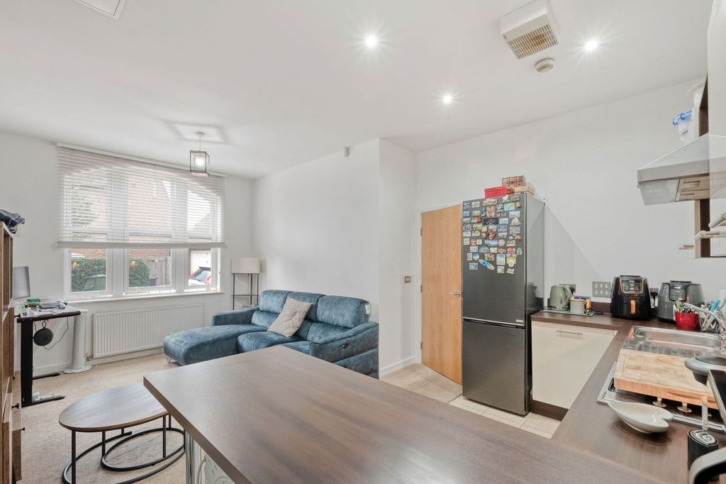 Property photo 2 of 9