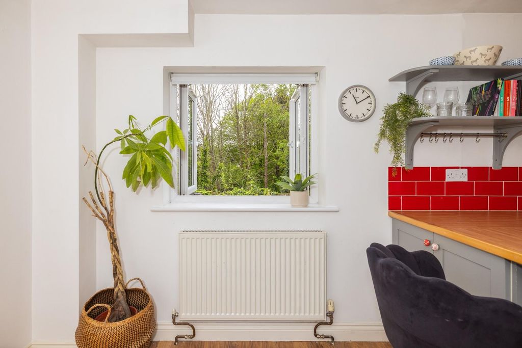 Property photo 3 of 28 Char0425.Jpg