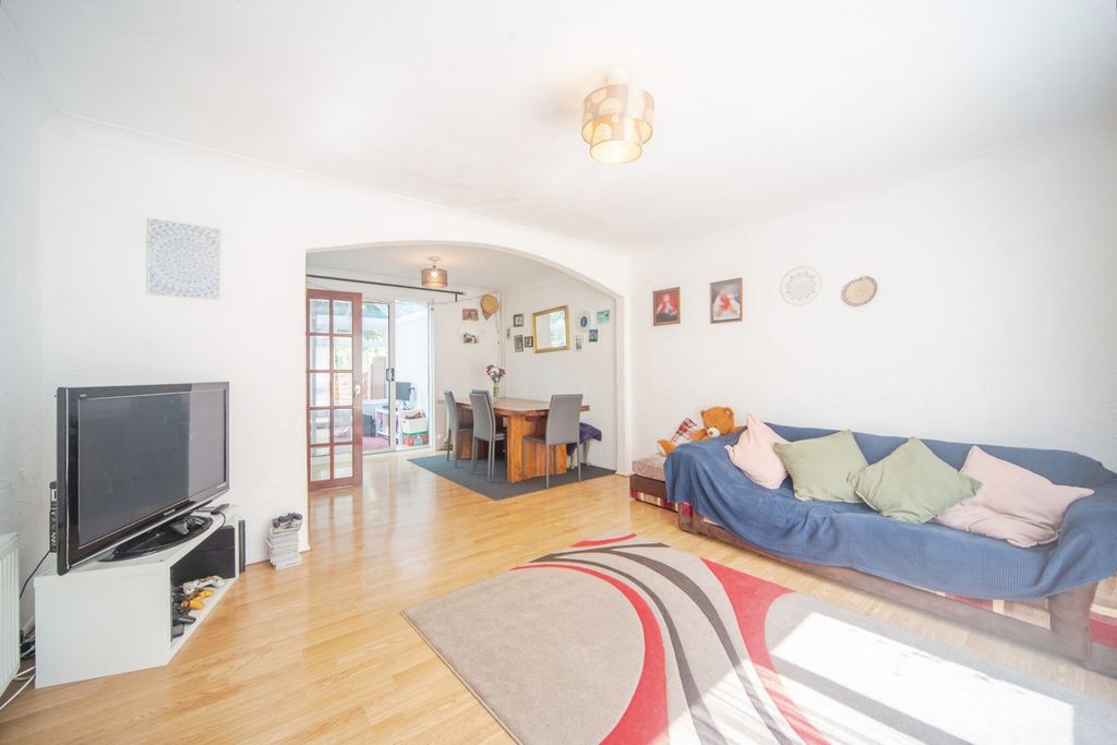 Property photo 2 of 14 Photo