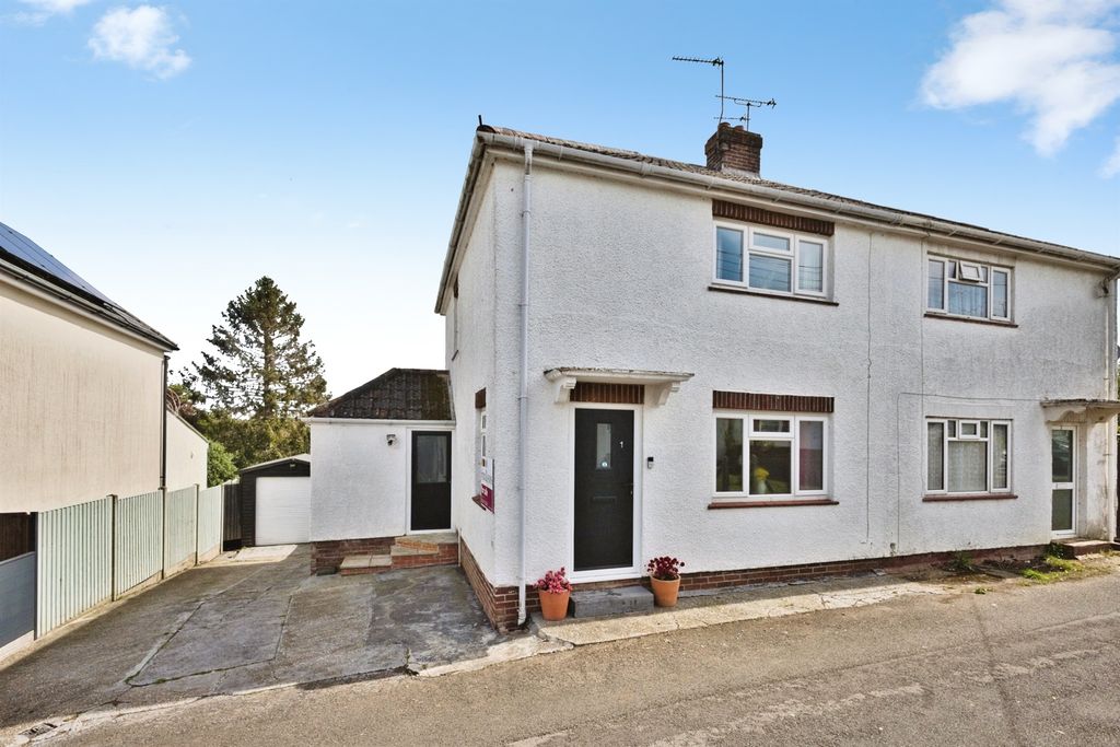 Property photo 2 of 18