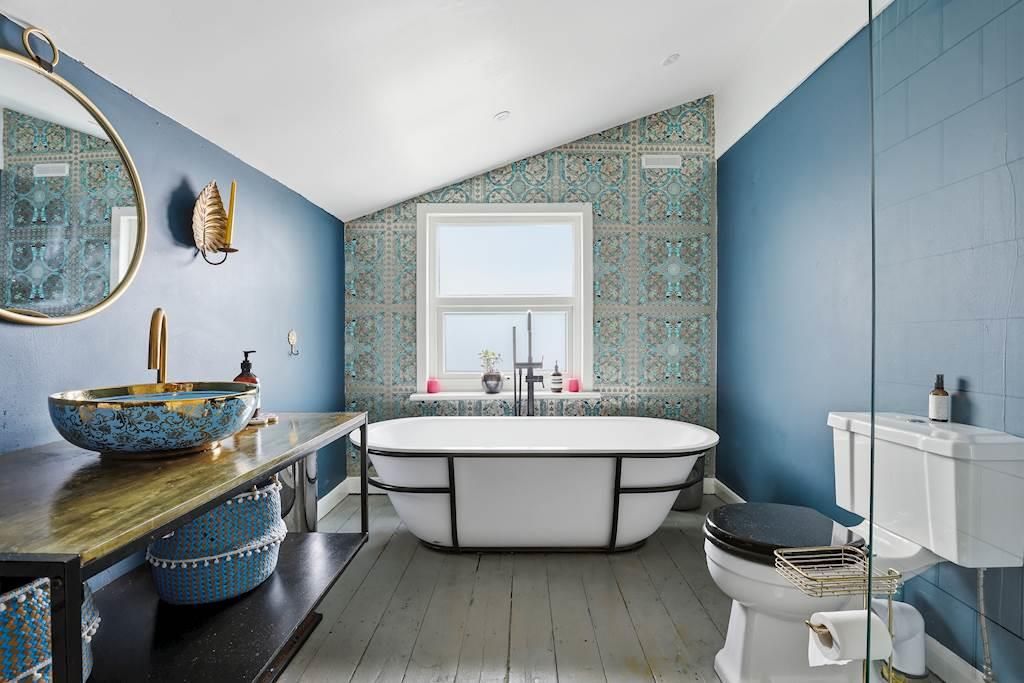 Property photo 1 of 15 09-E060Jhpropwpen - 25 Whateley Road - 25-Small.Jp