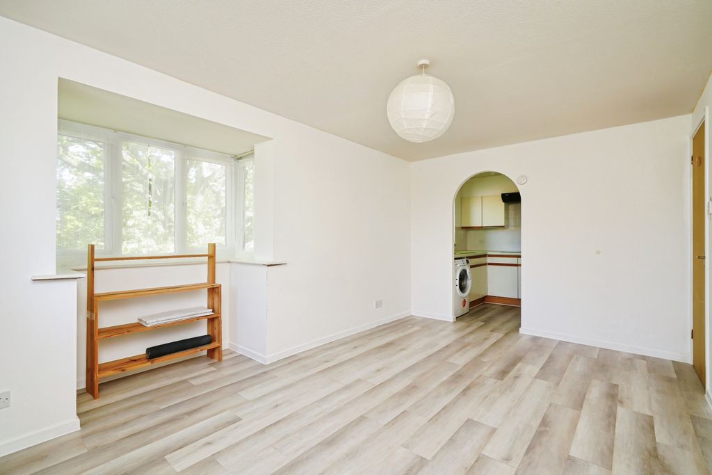 Property photo 3 of 8 Image