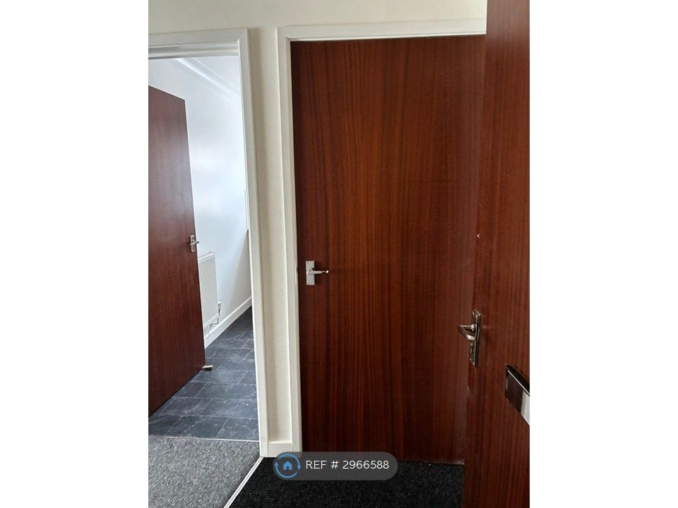 Property photo 2 of 31