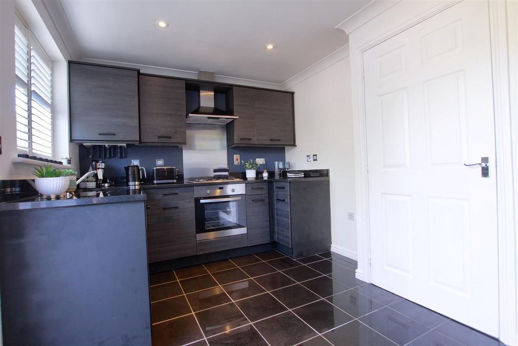 Property photo 3 of 13 Lo7.Jpg