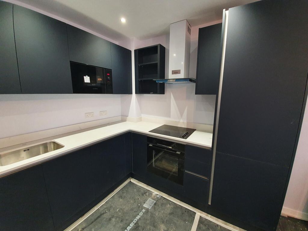 Property photo 3 of 19 Kitchen