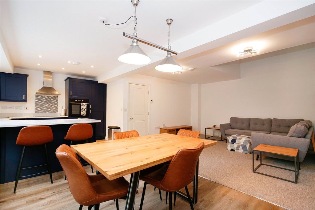 Property photo 3 of 14 Picture No. 12