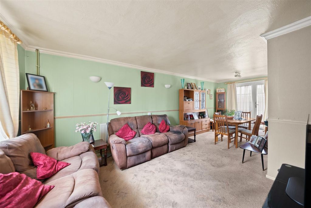 Property photo 2 of 18 Rec 3