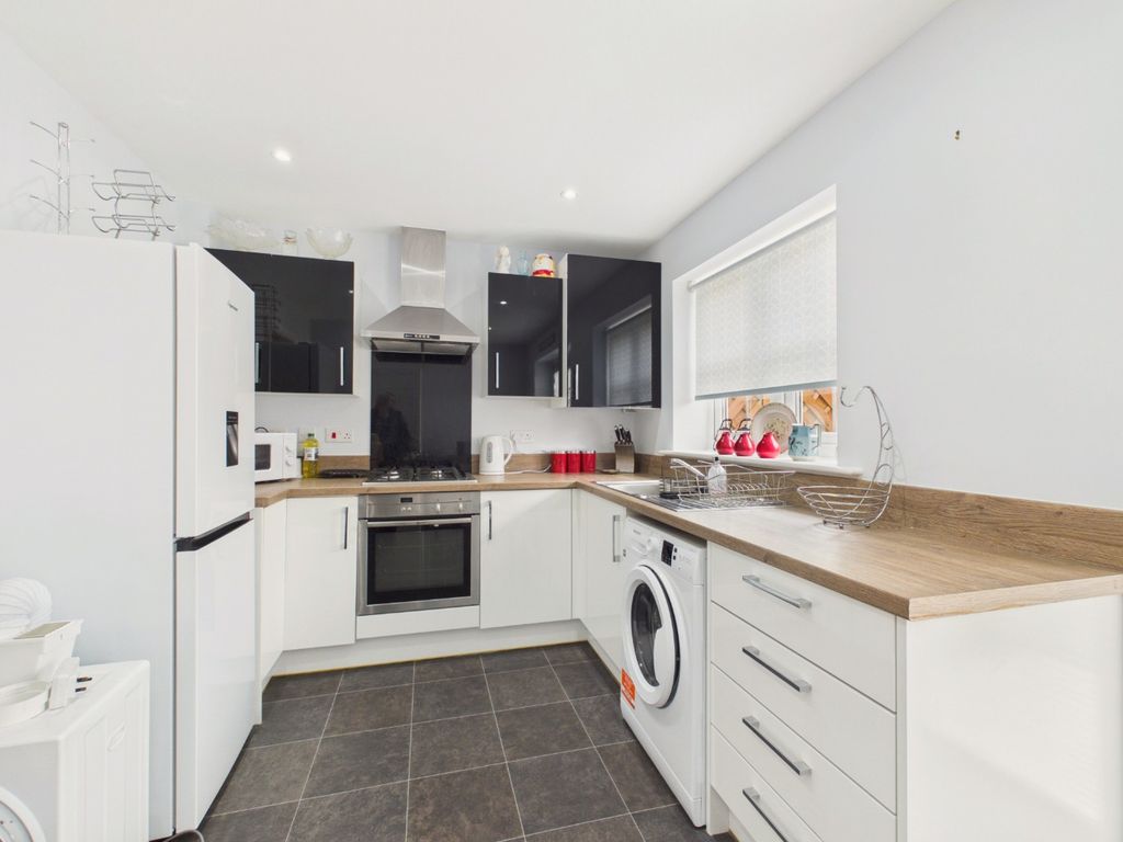 Property photo 2 of 14 5129375