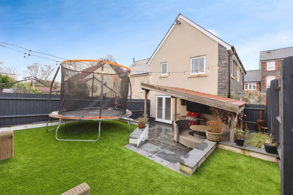 Property photo 3 of 28