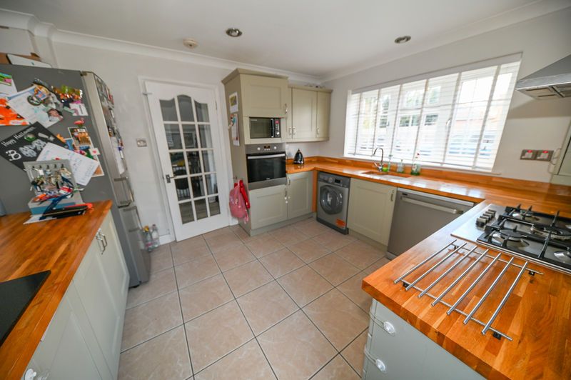 Property photo 3 of 14 Photo 6