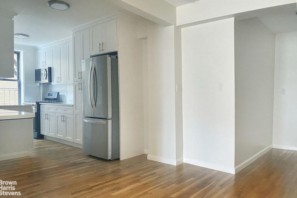 Property photo 3 of 10 <Alttext/>