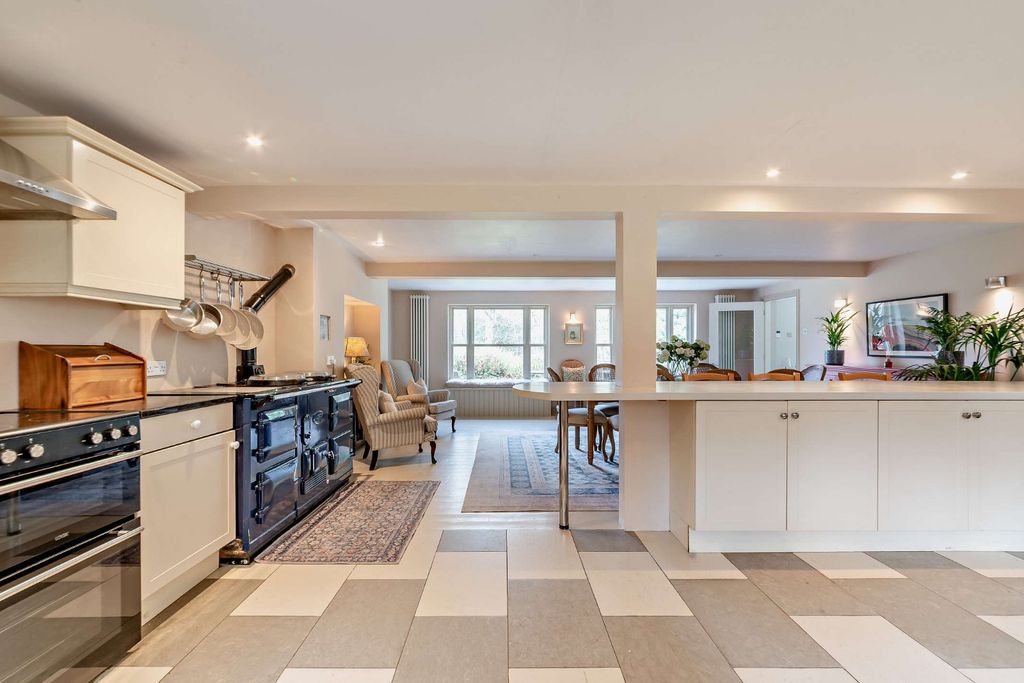 Additional image 4 of 6 bed detached house for saleHorris Hill, Newbury, Berkshire RG20