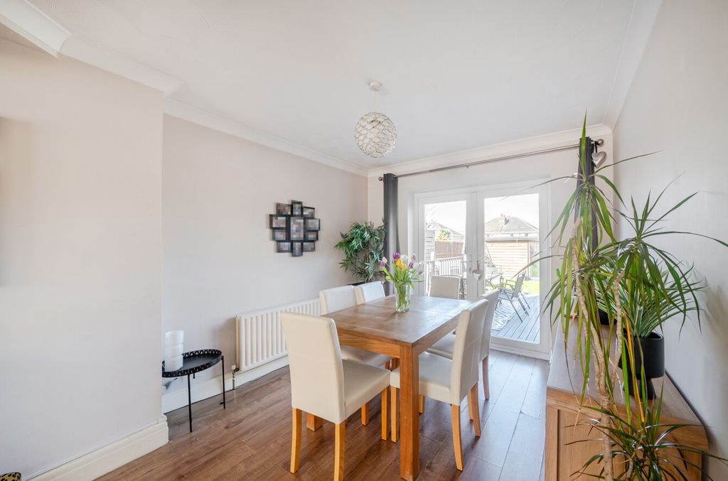 Property photo 3 of 13 1439420-10-69d4E8...