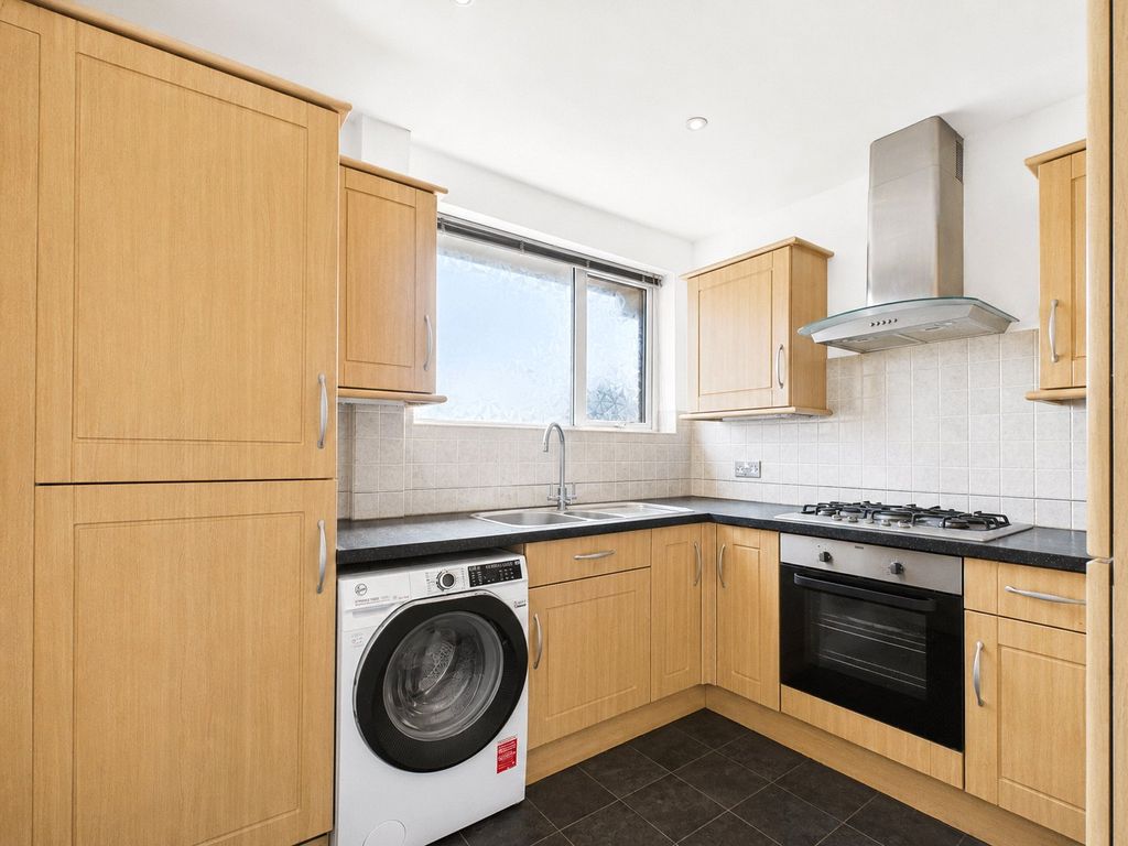 Property photo 2 of 12 Flat To Rent