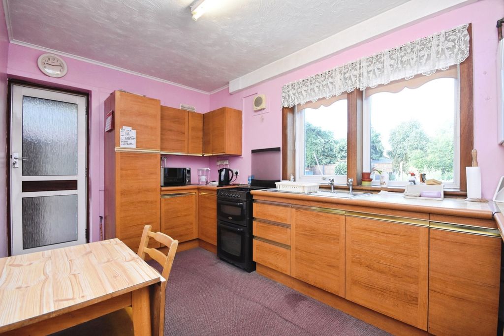 Property photo 3 of 18 Internal