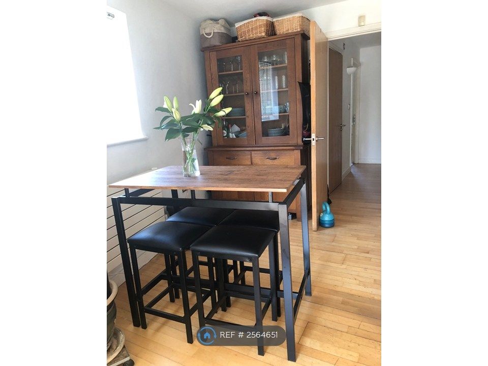 Property photo 3 of 17 Dining Area