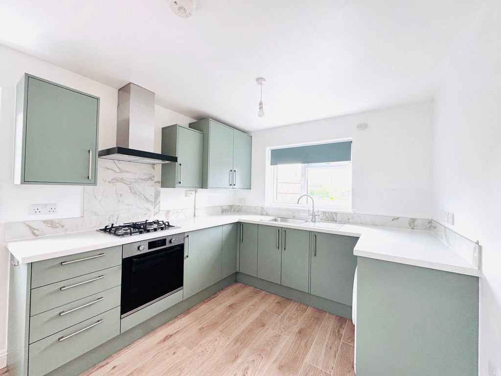 Property photo 3 of 13 Kitchen Diner