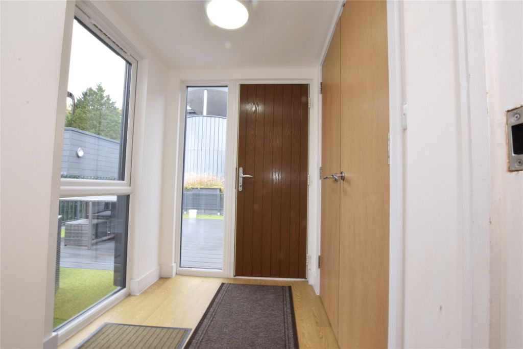 Property photo 1 of 16 Entrance Hall