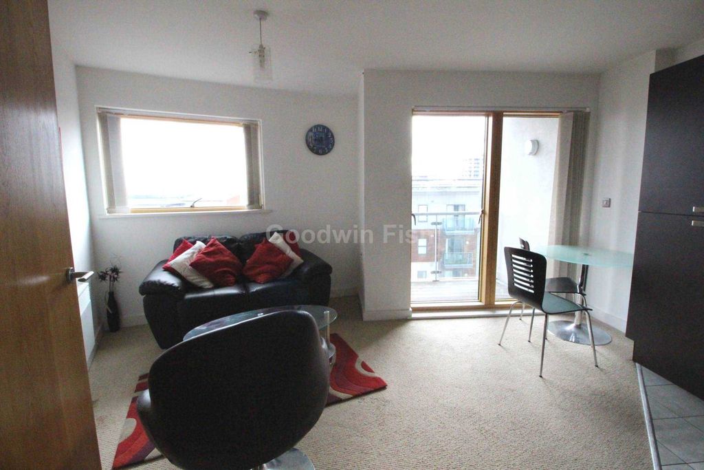Property photo 3 of 10