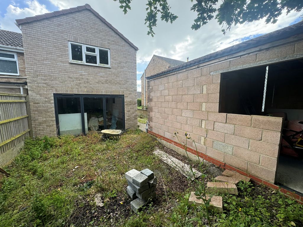 Property photo 2 of 5 21