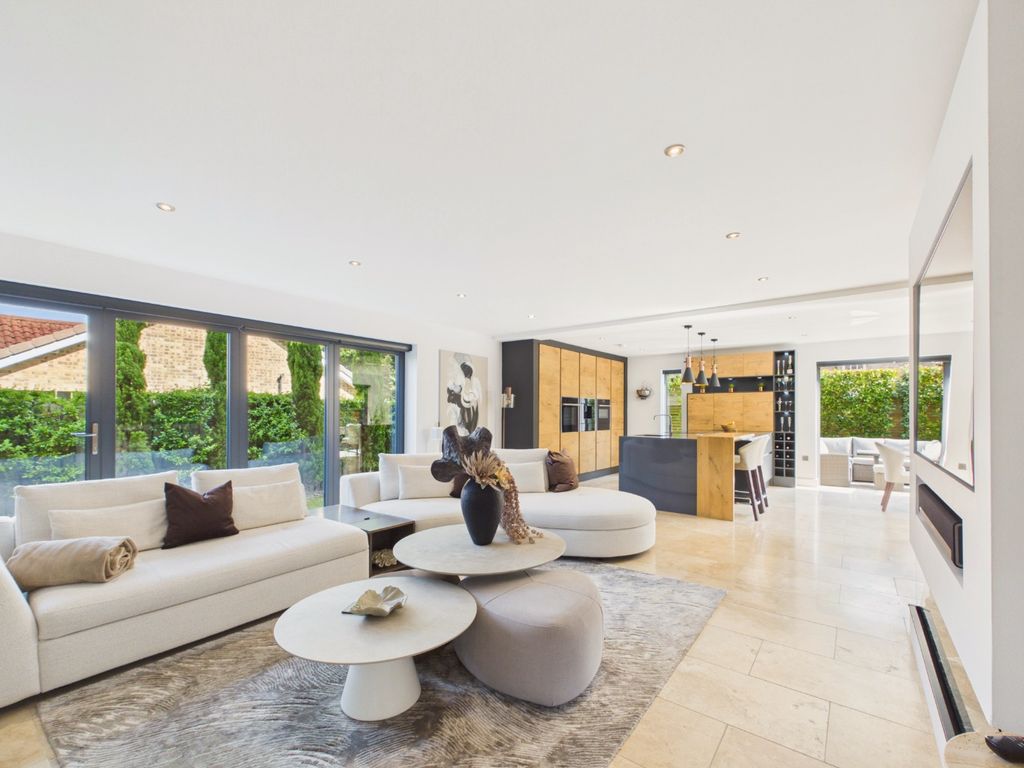 Property photo 2 of 29 5270275