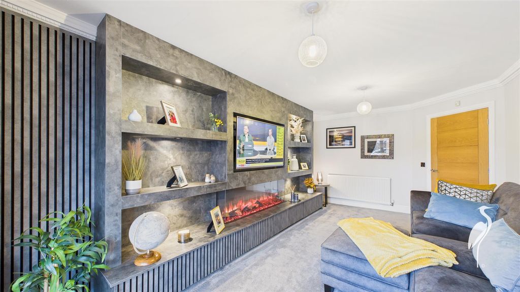 Property photo 3 of 46 Living Room