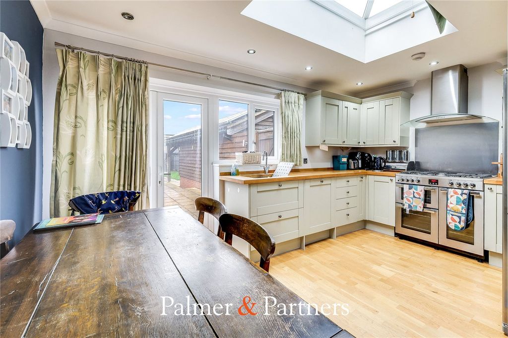 Property photo 2 of 30 Picture No. 14