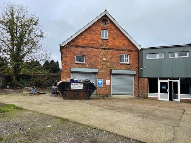 Property photo 2 of 7 816.Jpg